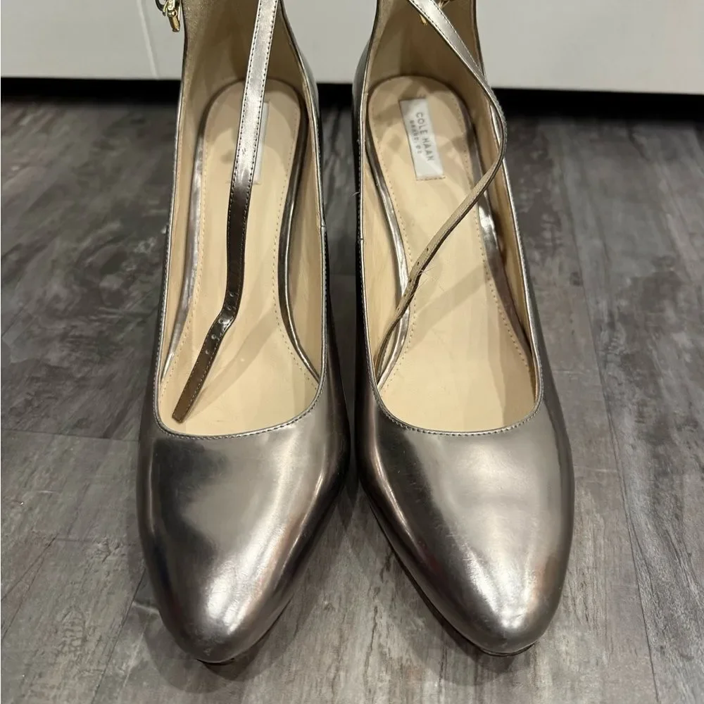 Cole Haan Women's Larue Grand Pump 85MM, Pewter Metallic, 10B US